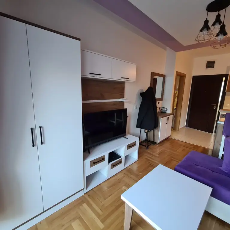 Dio dnevnog boravka gledano sa terase