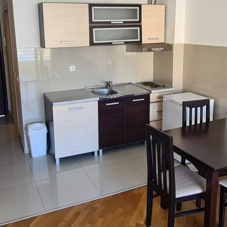 Kuhinja sa trpezarijom