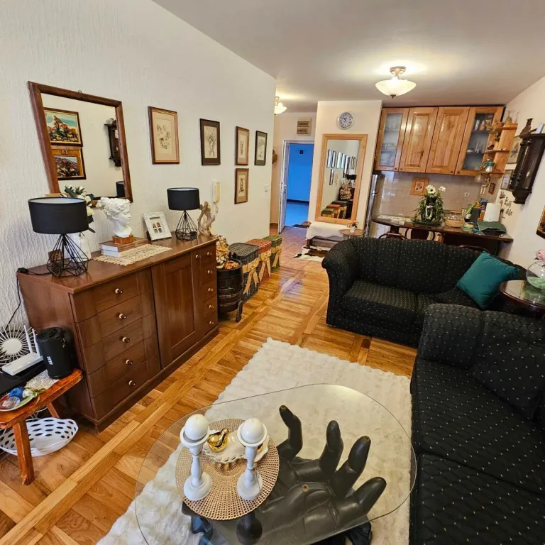 Dnevni boravak posmatrano sa terase