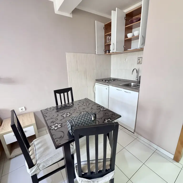 Kuhinja sa trpezarijom