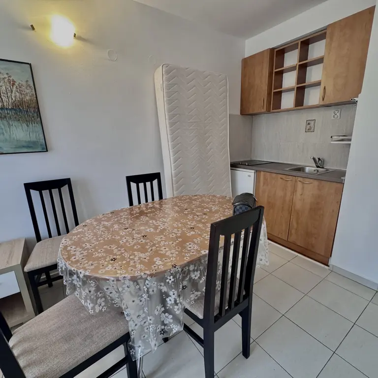 Kuhinja sa trpezarijom