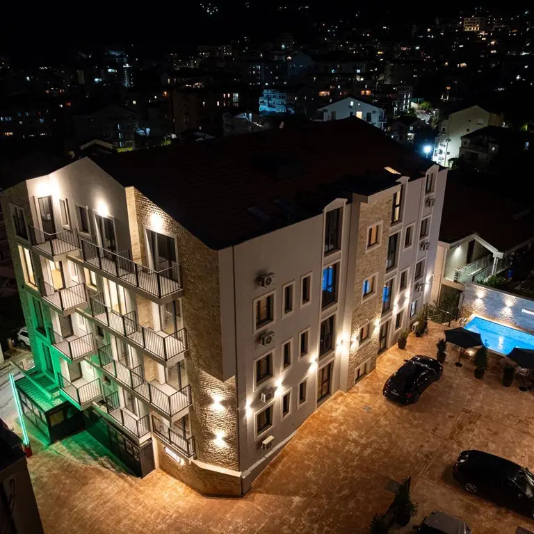 Spoljasnji izgled kompleksa u kojem se stan nalazi