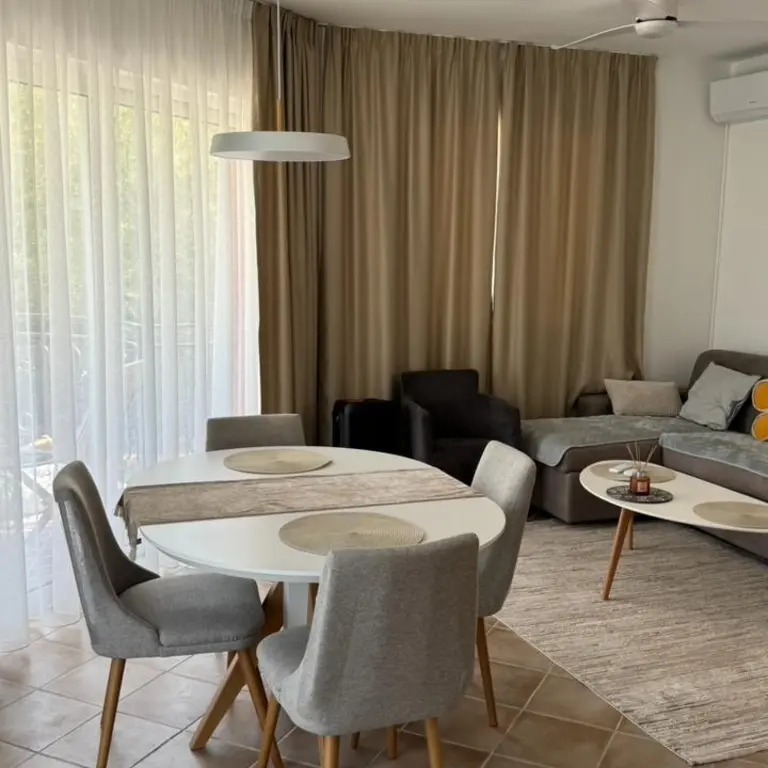 Dnevni boravak sa trpezarijom