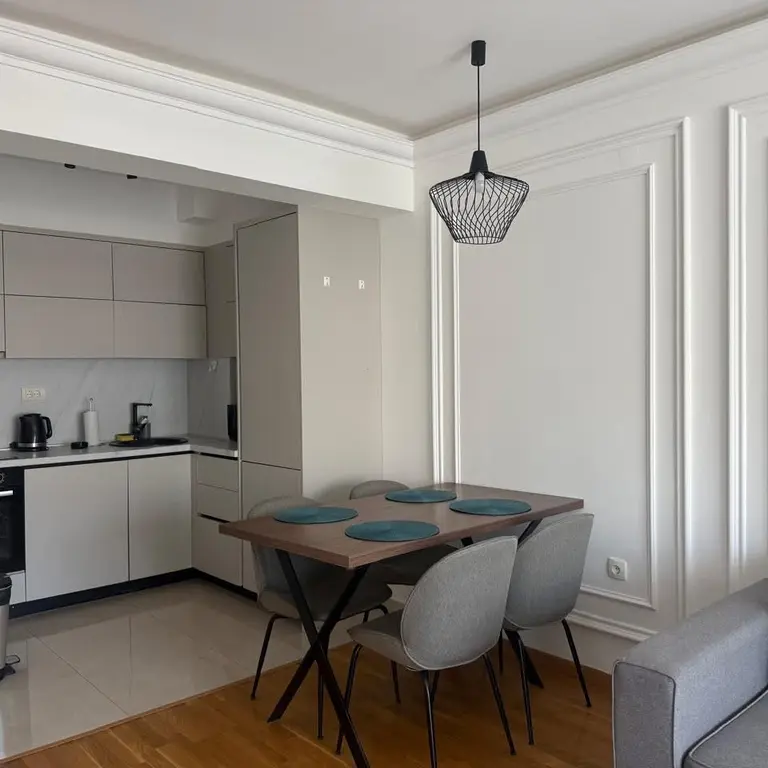 Kuhinja sa trpezarijom