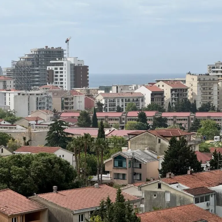 Studio posjeduje pogled na more