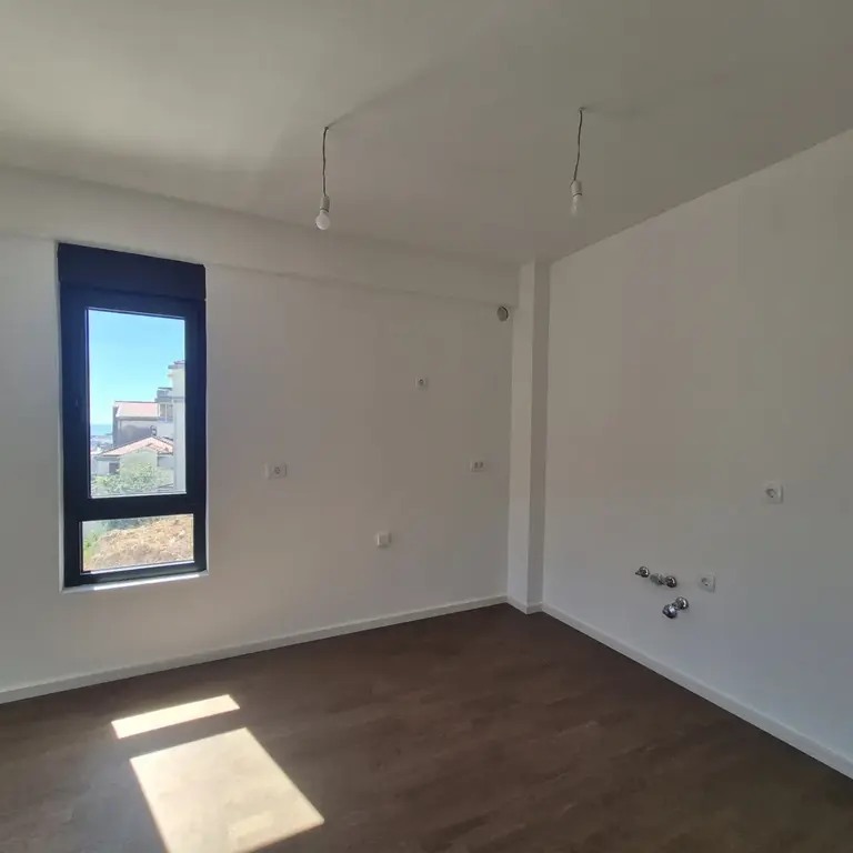 Kuhinja sa trpezarijom