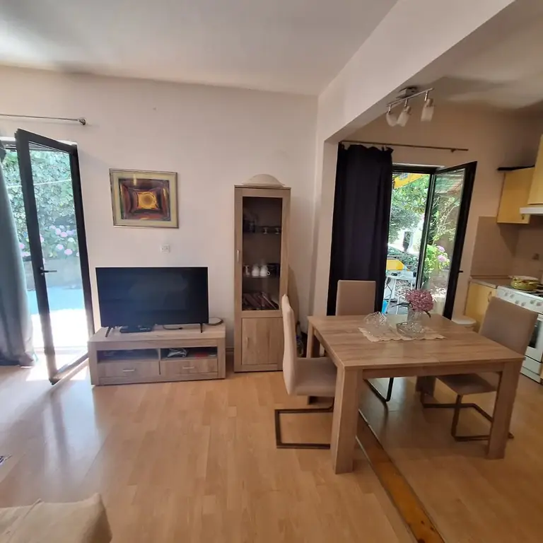 Kuhinja sa trpezarijom jednog od stanova