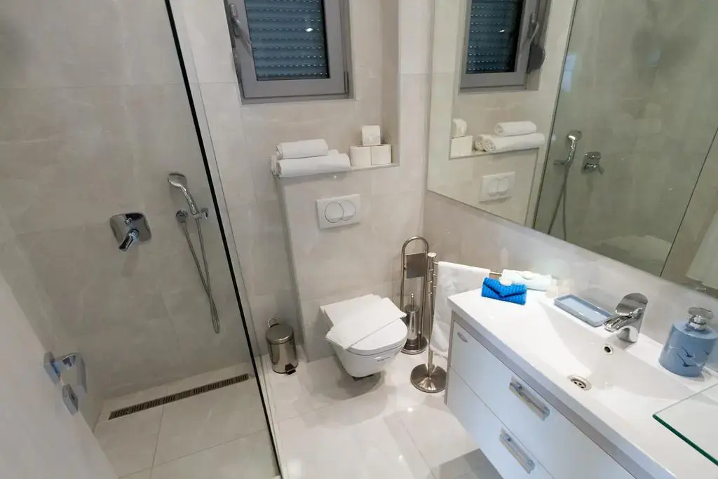 Kupatilo sa tus kabinom