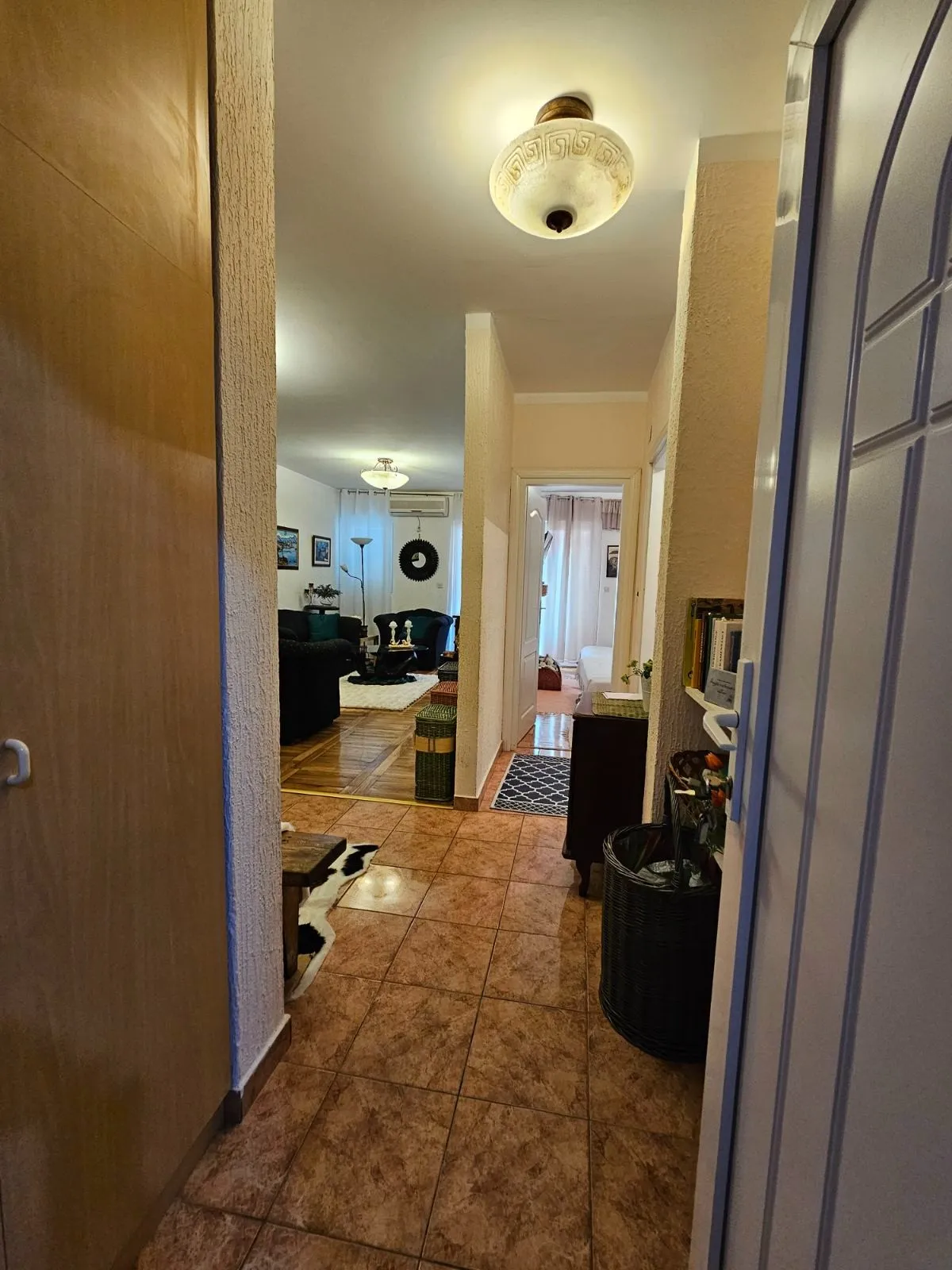 Ulaz u stan i hodnik