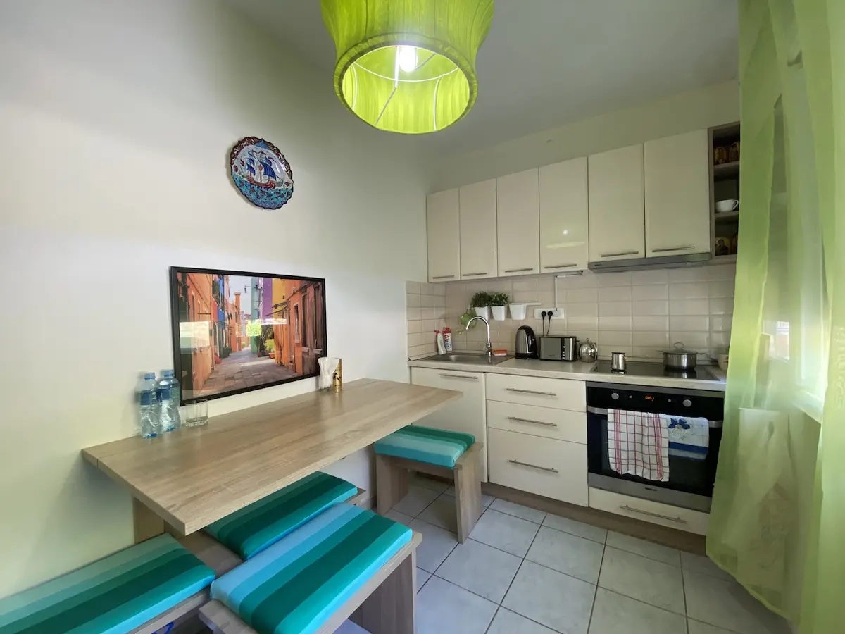 Kuhinja sa trpezarijom