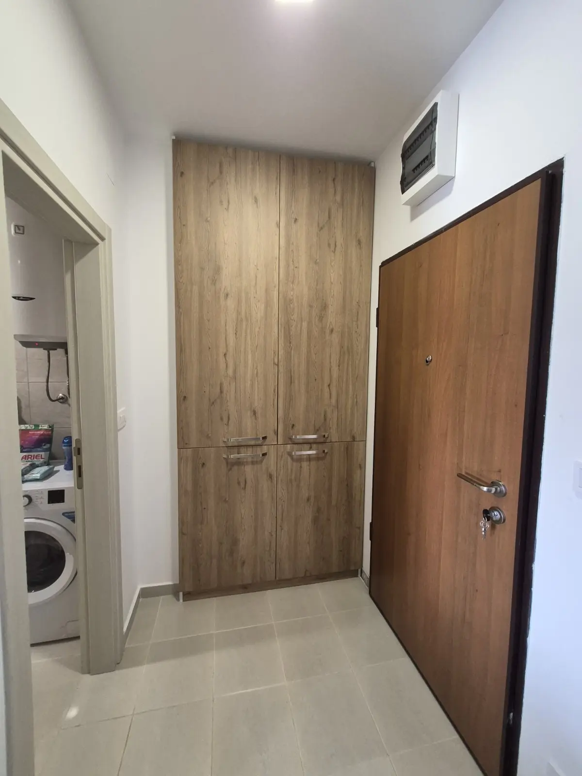 Hodnik i ulaz u stan