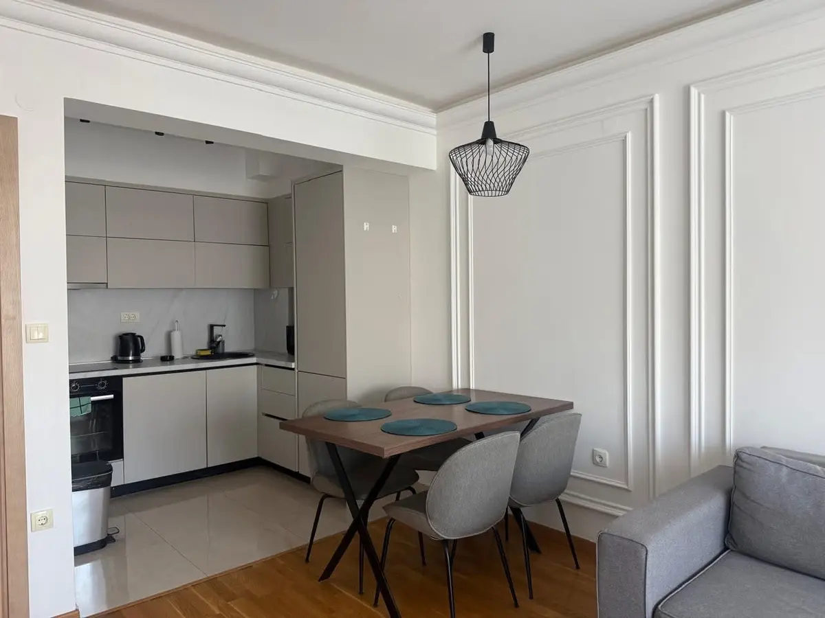 Kuhinja sa trpezarijom