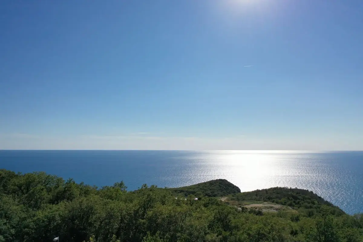 Vila posjeduje trajan panoramski pogled na more