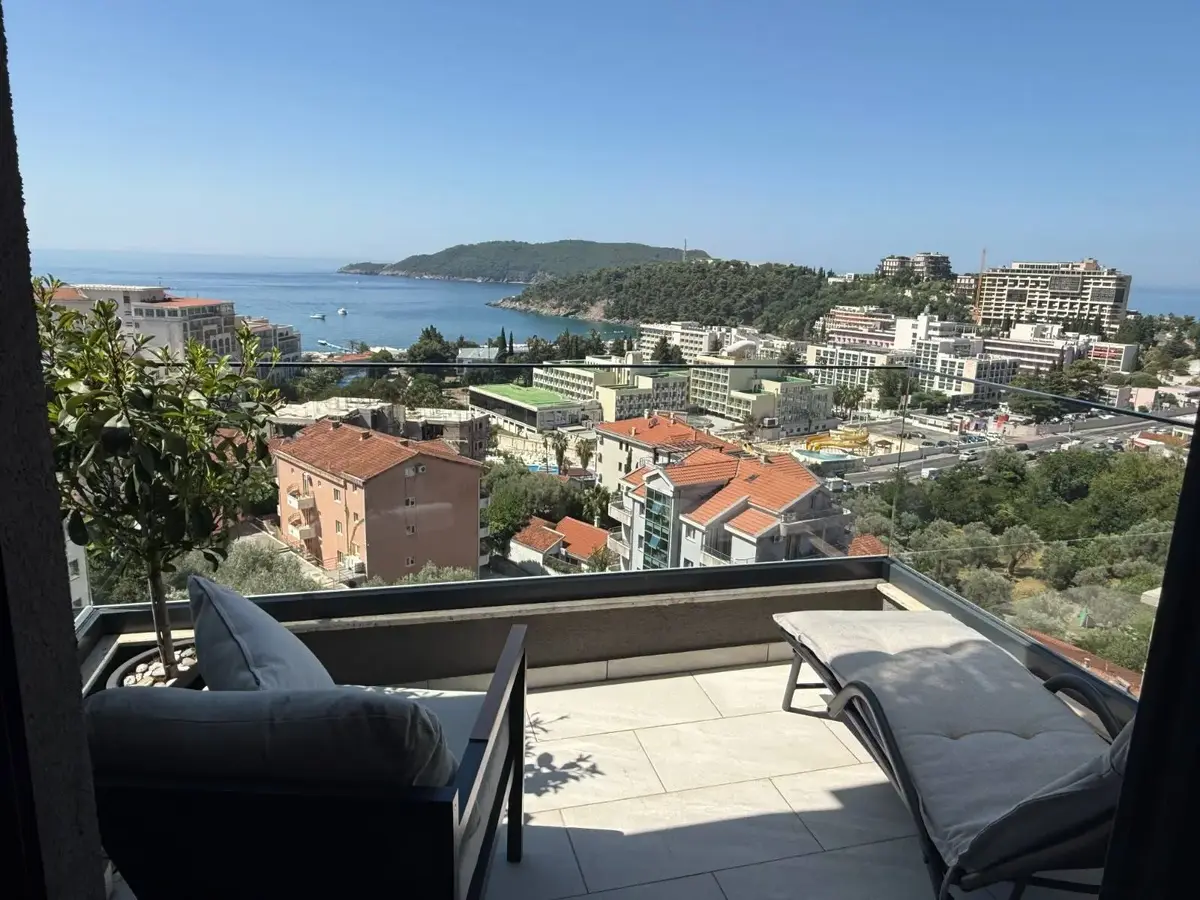 Stan posjeduje panoramski  pogled na more 