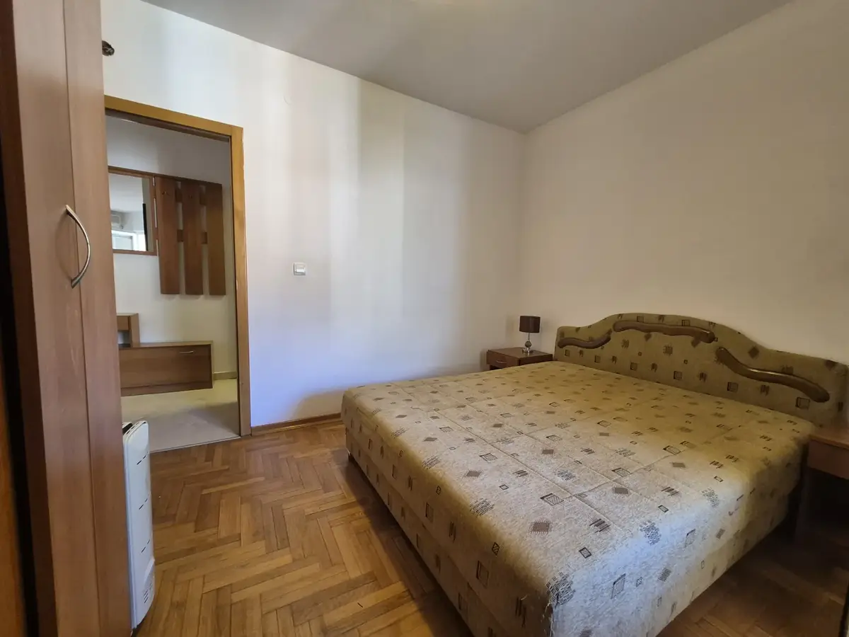 Spavaca soba posmatrano sa terase