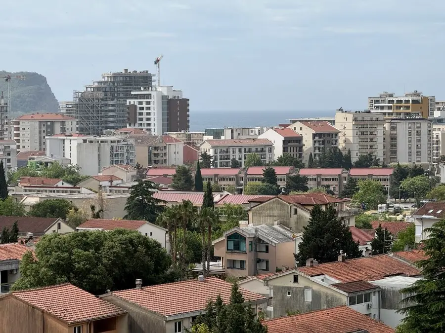 Studio posjeduje pogled na more